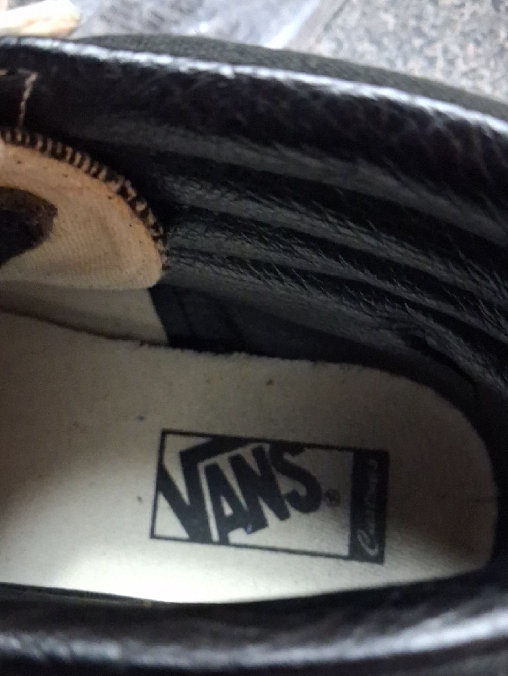 Vans white and black Skateboard Sneaker with red logo Mens 8.5 Womans 10 - Picture 3 of 10